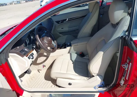 2015 Mercedes-Benz E 400 z USA, uszkodzony, nr VIN WDDKJ6FB5FF302736